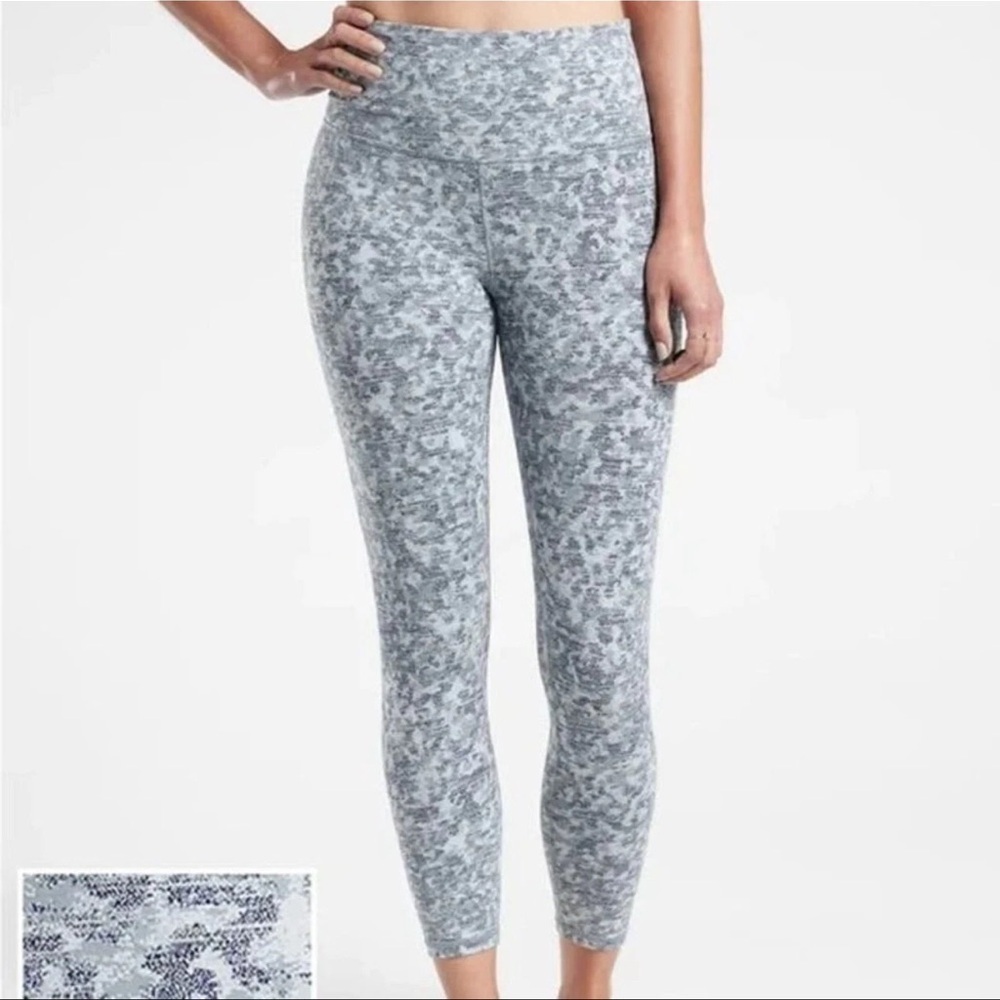Athleta Leggings Women’s Size Medium M Elation Textured 7/8 Meadow Snowfall